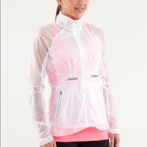 Lululemon run wild jacket in white